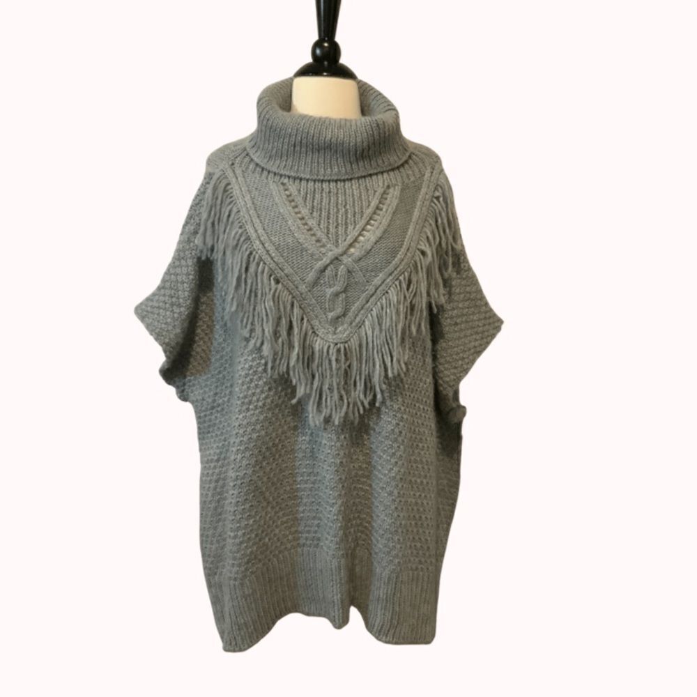 NWT New Coco + Carmen Gray knit fringe sweater poncho O/S
